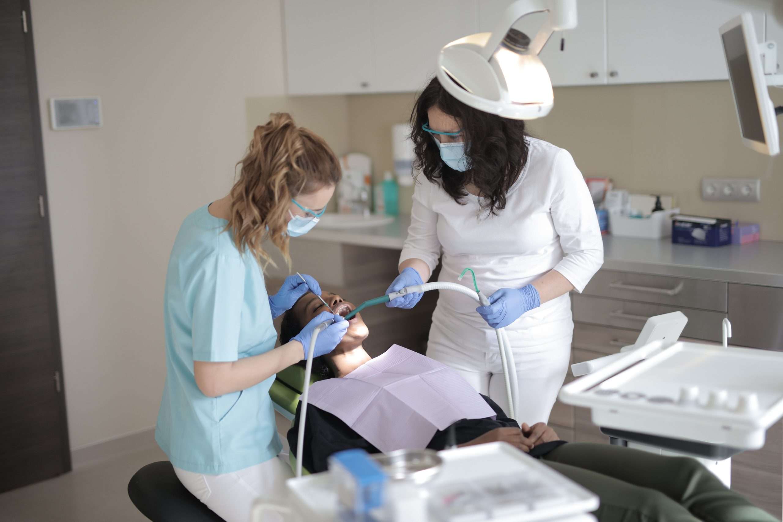 pexels-olly-3881296 signs you need to see a dentist